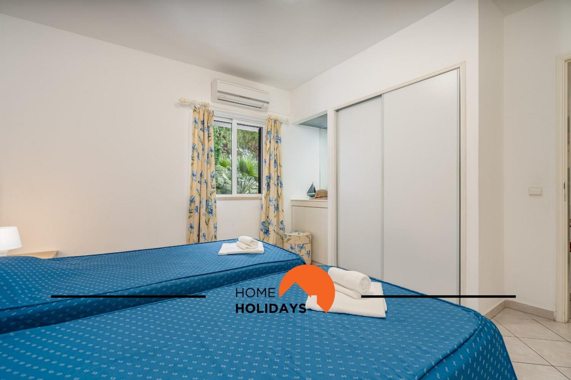 #174 T2 Em Zona Tranquila By Holidays Apartment