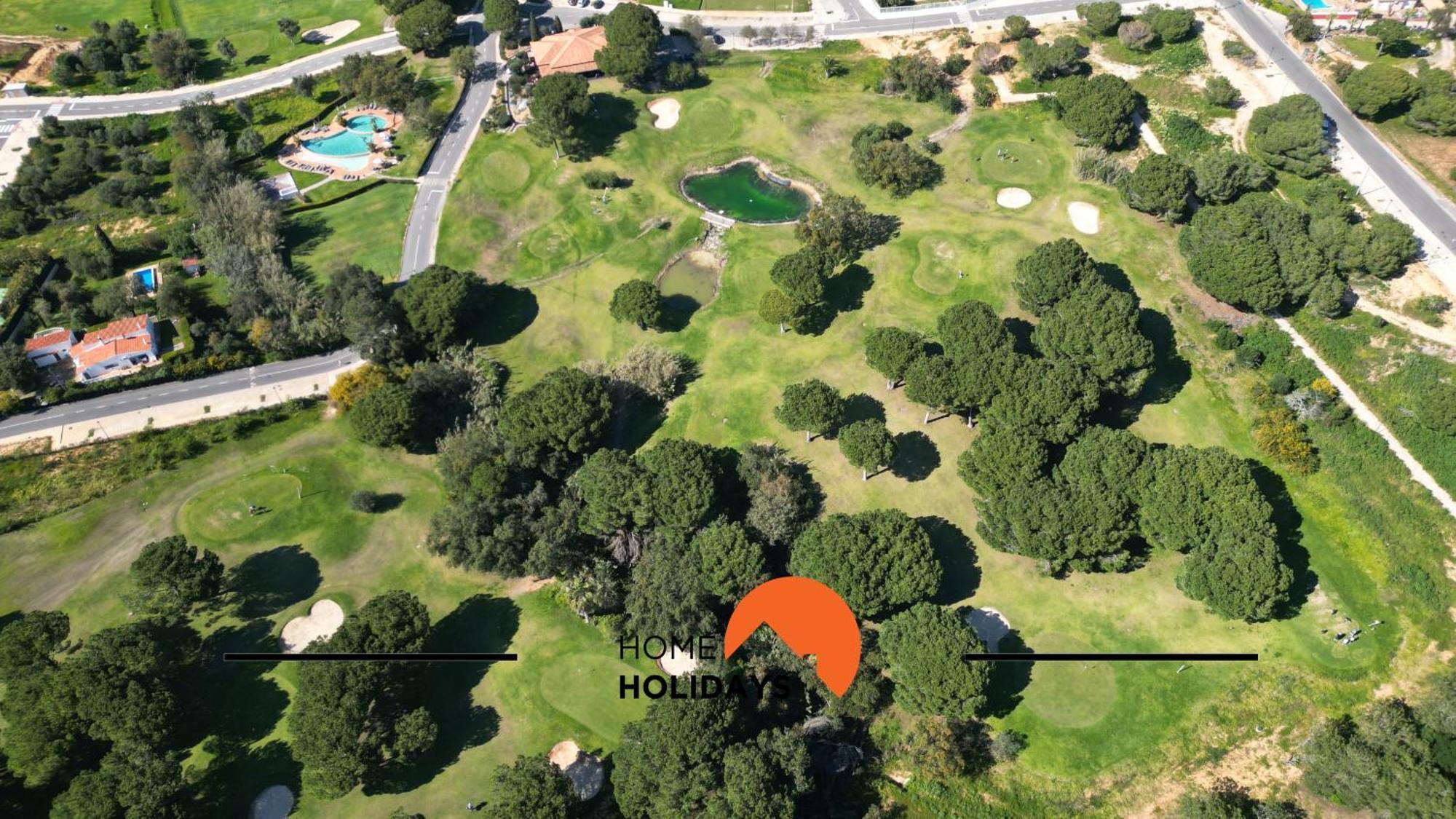 #174 T2 Em Zona Tranquila By Holidays Apartment *