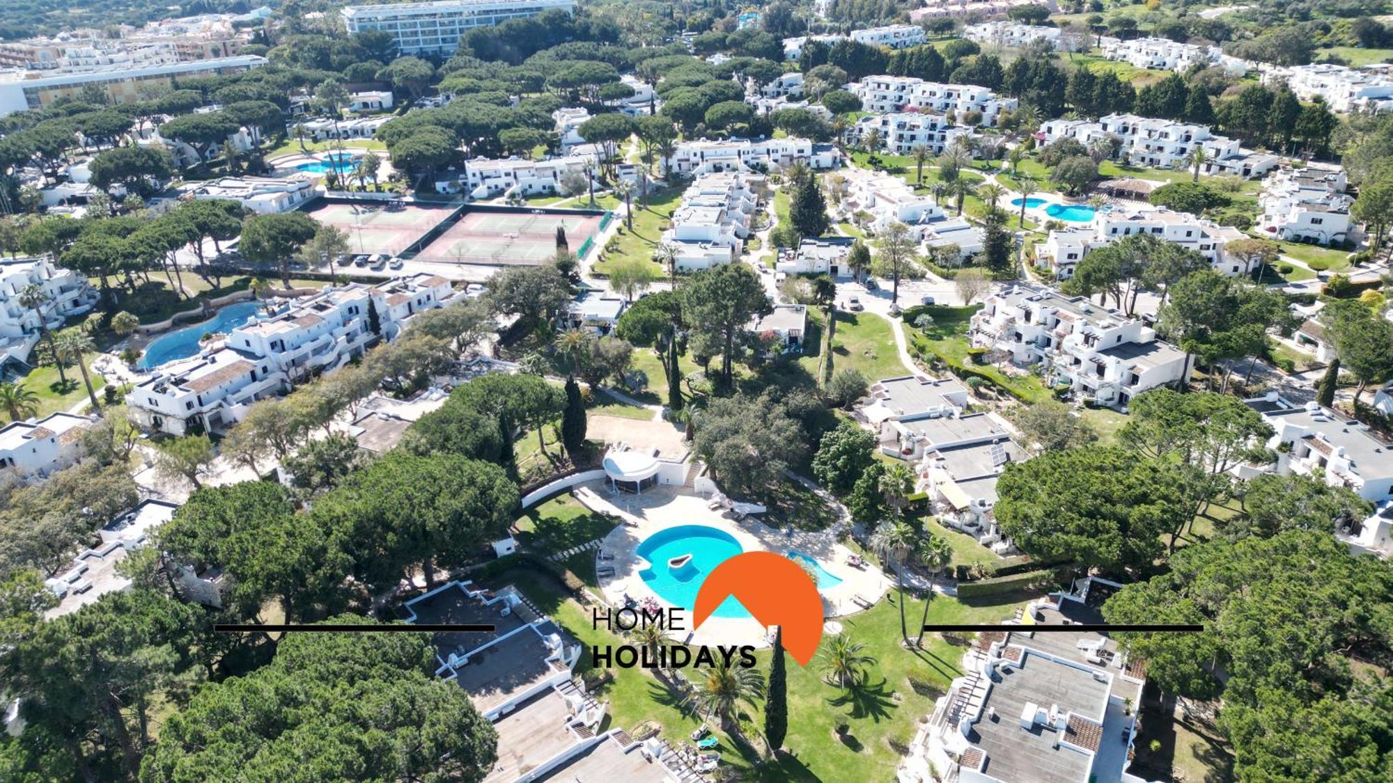 #174 T2 Em Zona Tranquila By Holidays Apartment